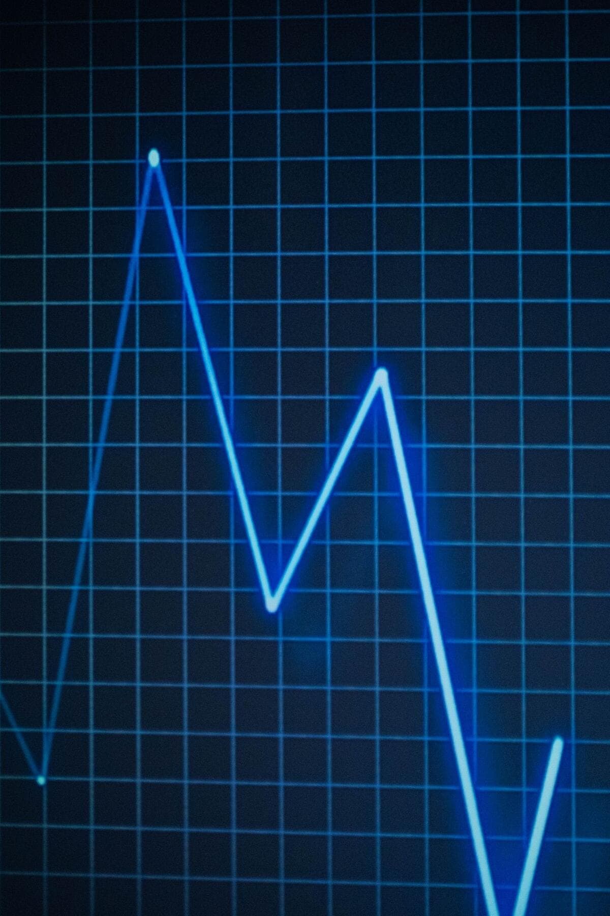 Glowing waveform representing real-time brain signal processing